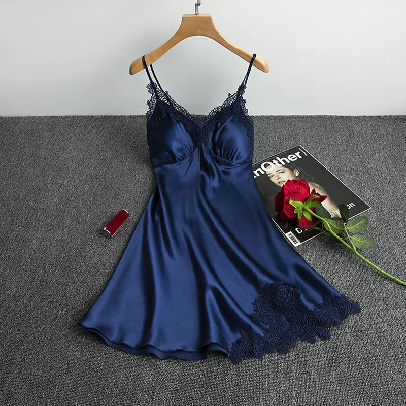 Elegantes Nachthemd