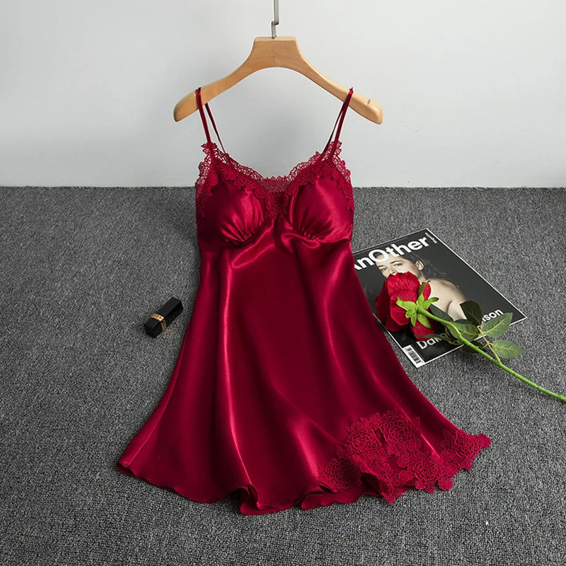 Elegantes Nachthemd